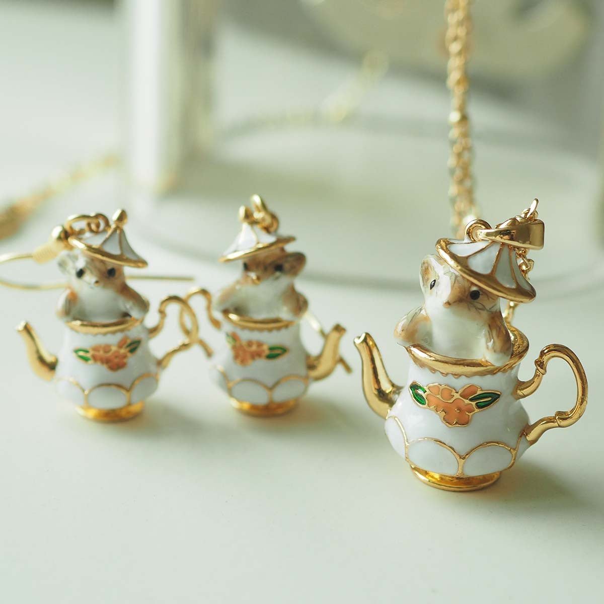 Charming Teapot Companions - Sphere Standouts
