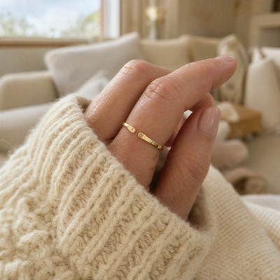 Adjustable initial ring - worn knit