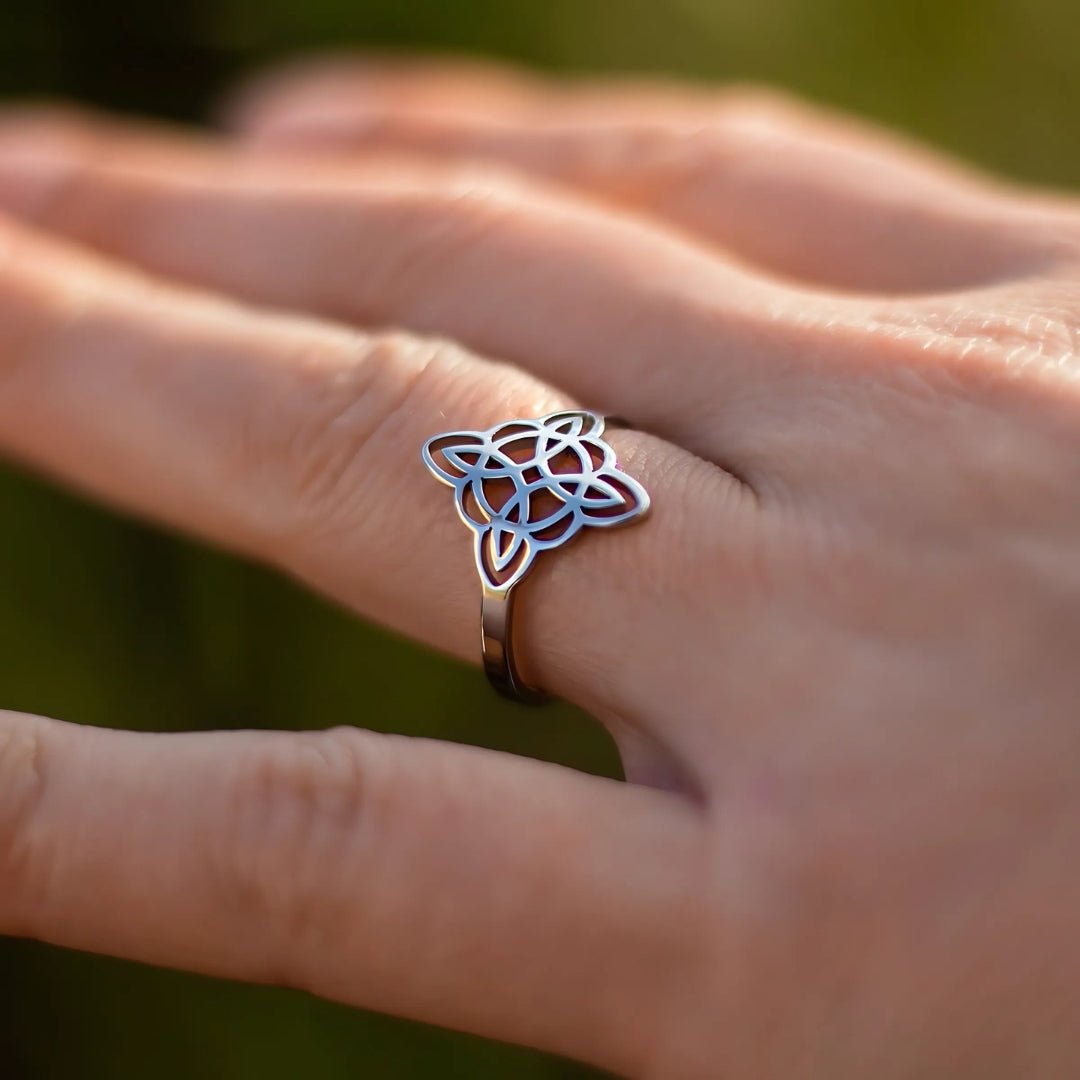 KnotHex™ - Adjustable Ring With Witch’s Knot Symbol - Sphere Standouts