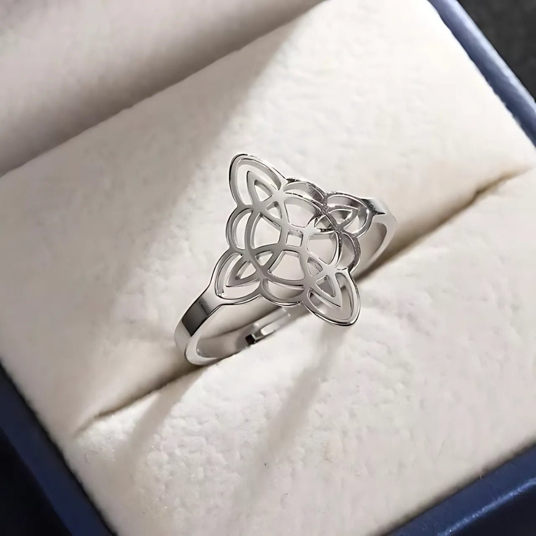 KnotHex™ - Adjustable Ring With Witch’s Knot Symbol - Sphere Standouts