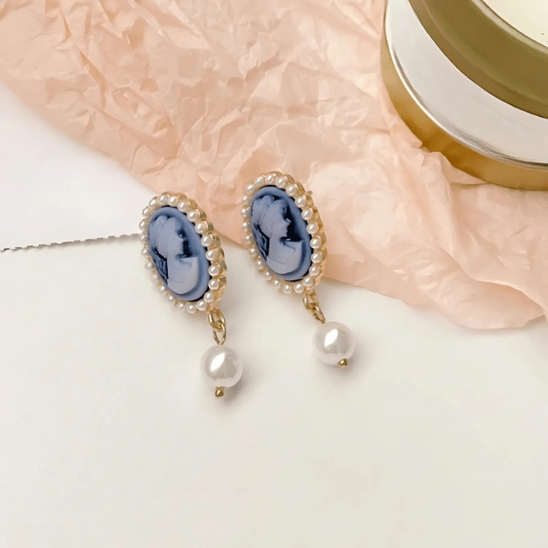 Queen Head Portrait Dangle Earrings - Sphere Standouts