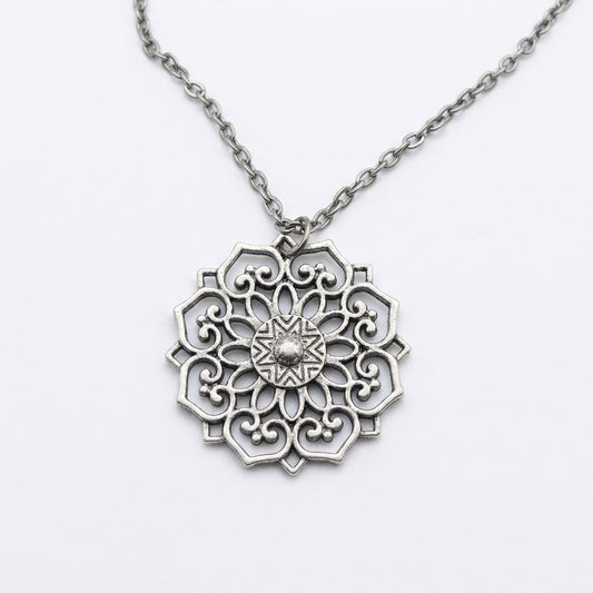 Fashion Simple Vintage Antique Bronze Color Flower Pendant Necklace