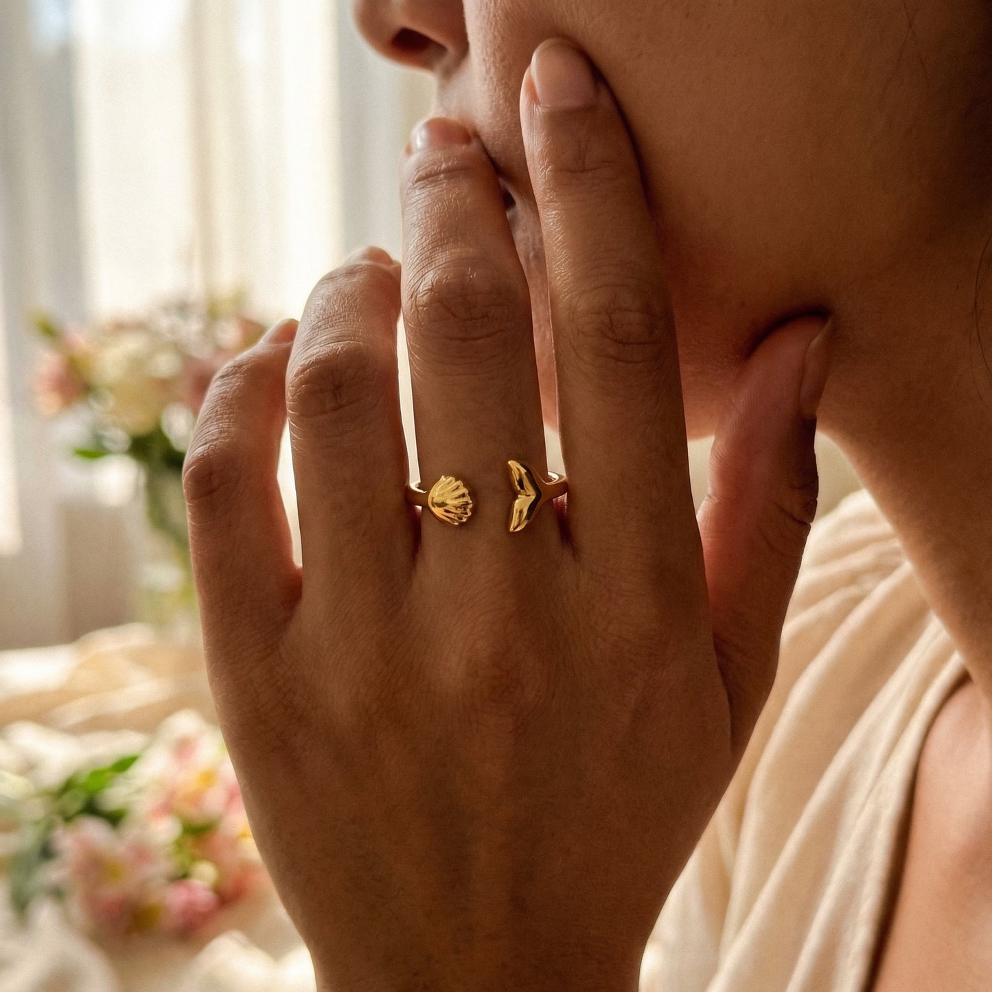 Waves Island Ring - Lifestyle 1