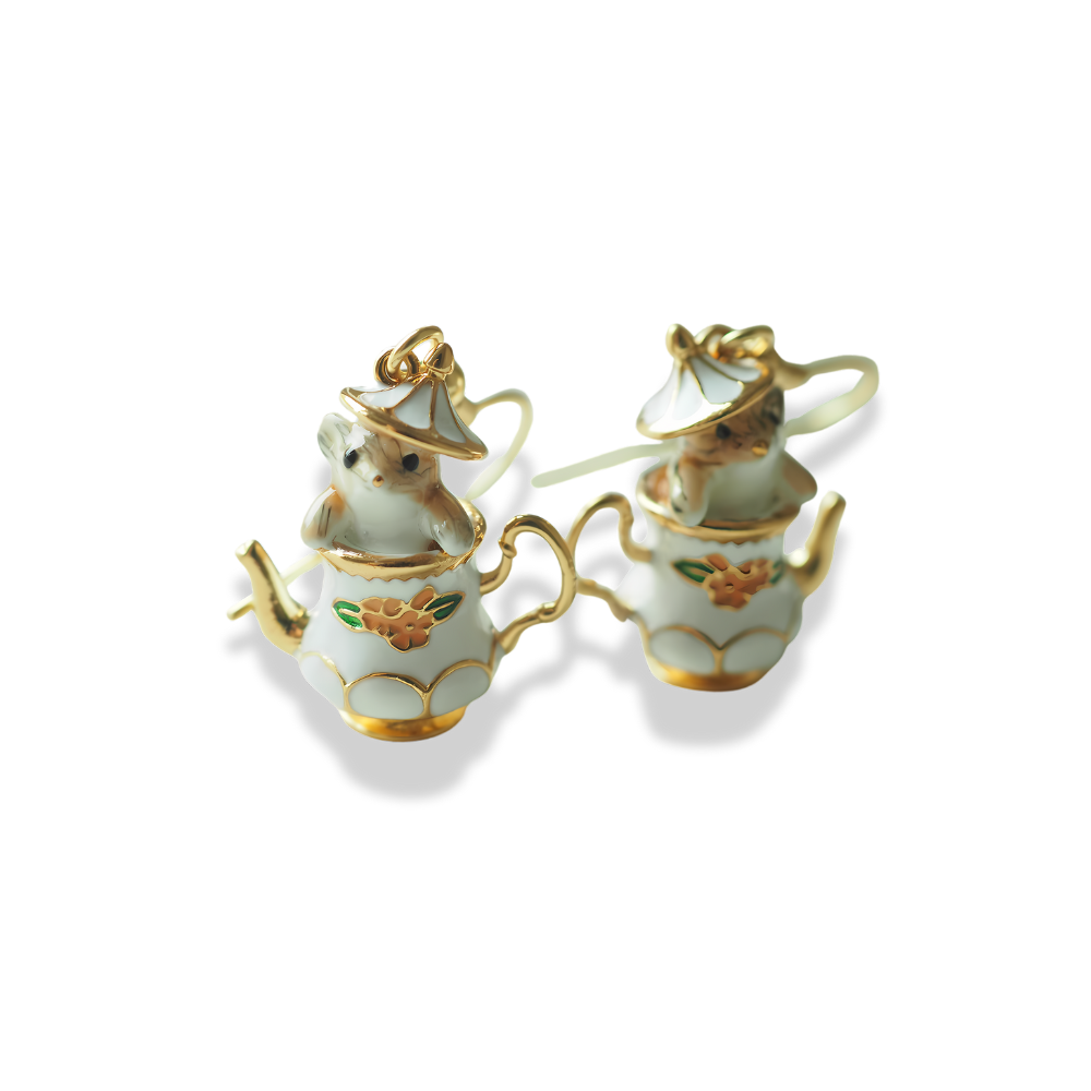 Charming Teapot Companions