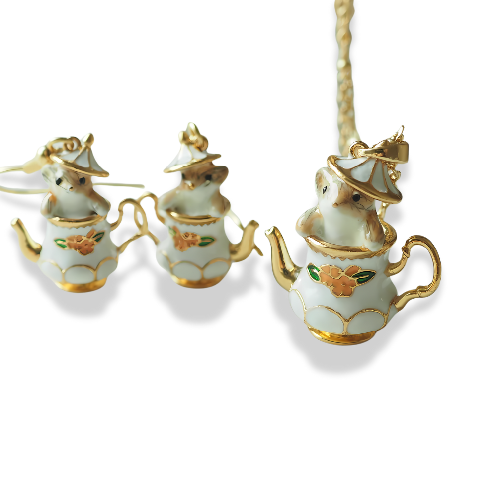 Charming Teapot Companions