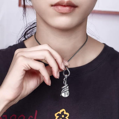 Presidency Guitar Necklace - Sphere Standouts