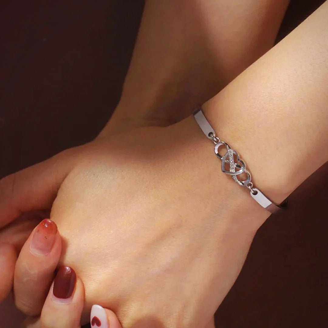 True Bond Infinity Heart Bracelet - Sphere Standouts